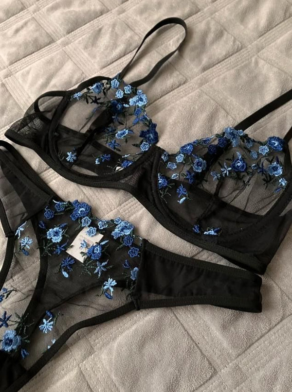 The lace is soft, not scratchy. She said most lace at this price feels like sandpaper. This one she actually sleeps in.